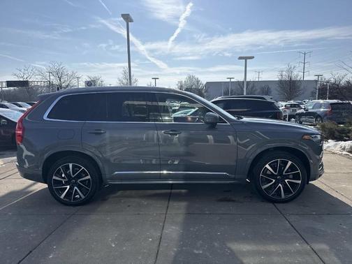 2023 Volvo XC90 B6 Plus 6-Seater