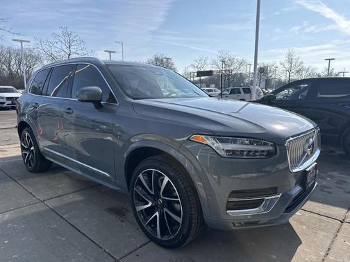 2023 Volvo XC90 B6 Plus 6-Seater