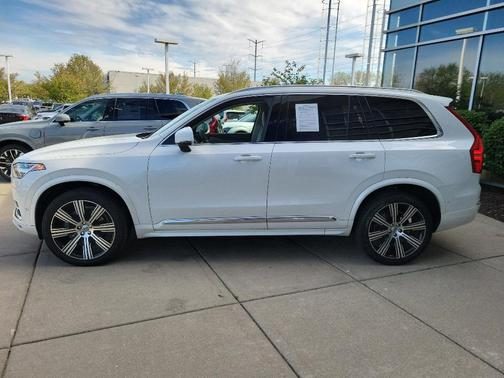 2023 Volvo XC90 B6 Ultimate 7-Seater