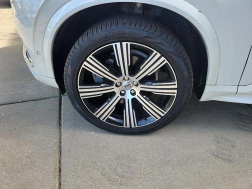 2023 Volvo XC90 B6 Ultimate 7-Seater