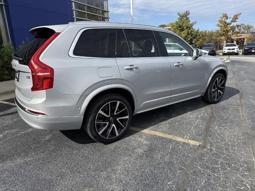 2024 Volvo XC90 B5 Plus Bright Theme