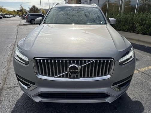 2024 Volvo XC90 B5 Plus Bright Theme