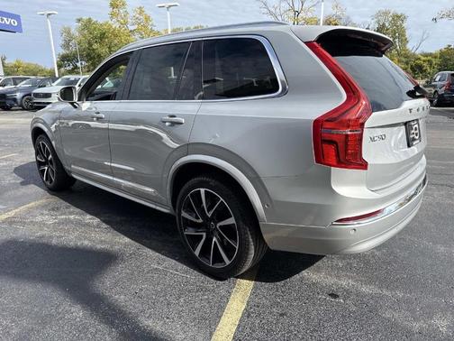 2024 Volvo XC90 B5 Plus Bright Theme