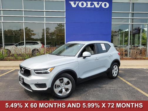 2020 Volvo XC40 T4 Momentum