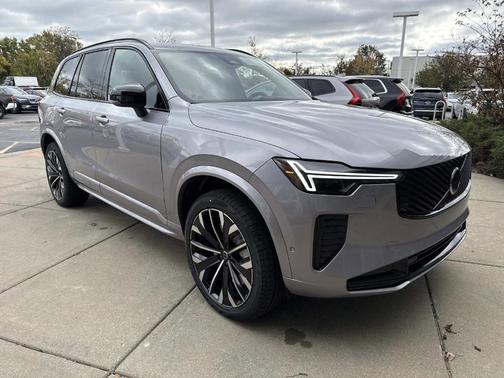 2026 Volvo XC90 B6 Ultra Dark Theme 7-Seater