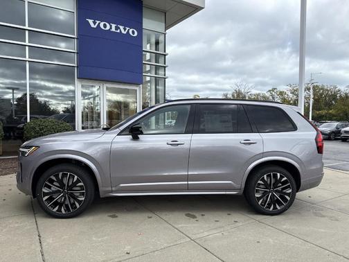 2026 Volvo XC90 B6 Ultra Dark Theme 7-Seater