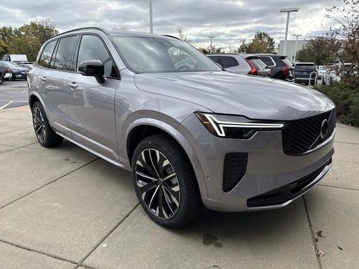 2026 Volvo XC90 B6 Ultra Dark Theme 7-Seater