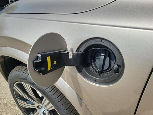 2025 Volvo XC90 Plug-In Hybrid T8 Ultra 7-Seater