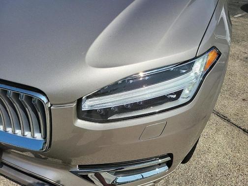 2025 Volvo XC90 Plug-In Hybrid T8 Ultra 7-Seater