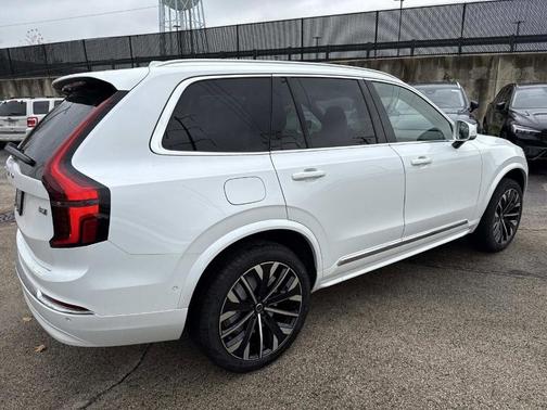 2026 Volvo XC90 B6 Ultra 7-Seater