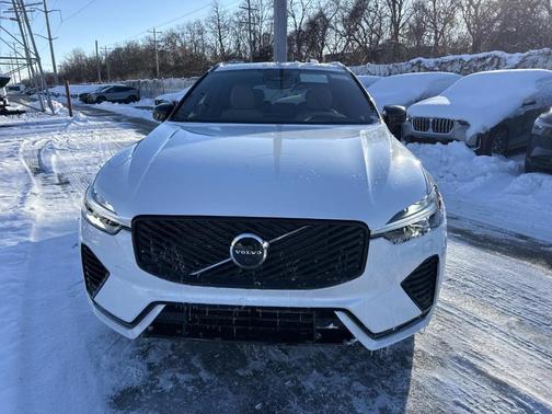 2026 Volvo XC60 Plug-In Hybrid T8 Plus