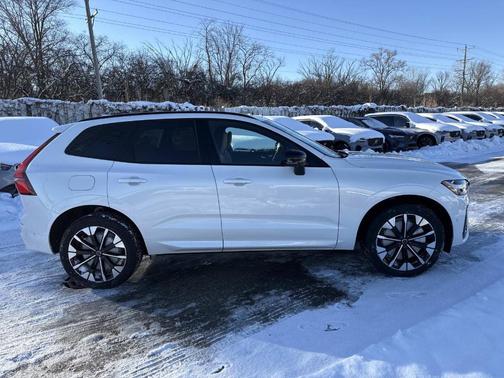 2026 Volvo XC60 Plug-In Hybrid T8 Plus