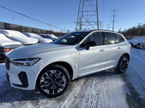 2026 Volvo XC60 Plug-In Hybrid T8 Plus