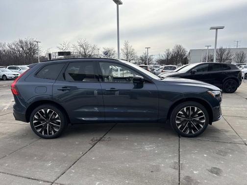 2026 Volvo XC60 B5 Ultra