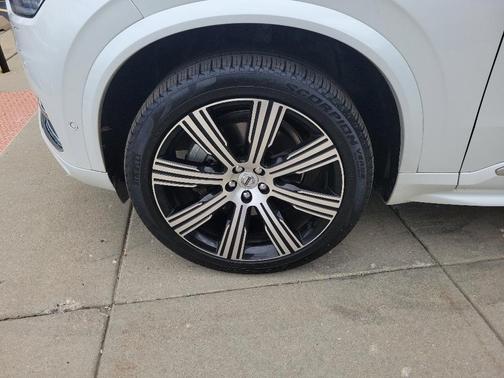 2022 Volvo XC90 T6 Inscription 6 Passenger