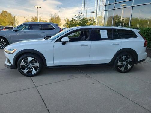 2020 Volvo V60 Cross Country T5