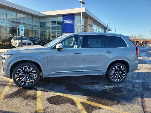 2025 Volvo XC90 Plug-In Hybrid T8 Ultra 7-Seater