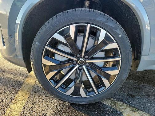 2025 Volvo XC90 Plug-In Hybrid T8 Ultra 7-Seater