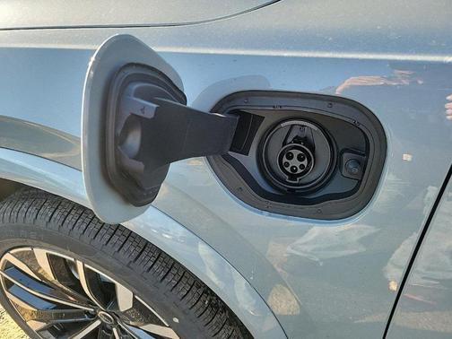 2025 Volvo XC90 Plug-In Hybrid T8 Ultra 7-Seater