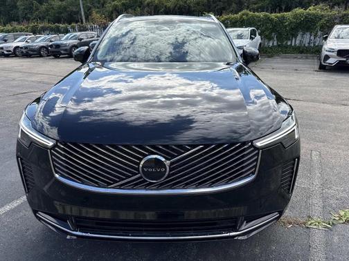2026 Volvo XC90 B5 Core