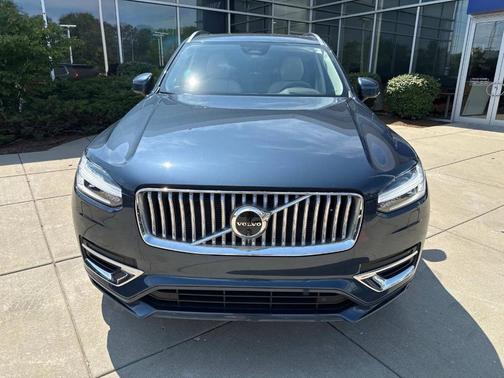 2024 Volvo XC90 B6 Plus Bright Theme 7-Seater