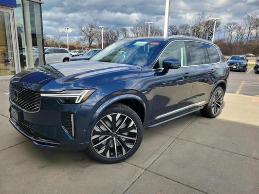 2025 Volvo XC90 B6 Ultra