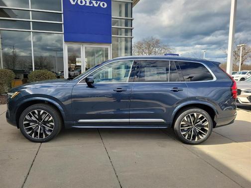 2025 Volvo XC90 B6 Ultra