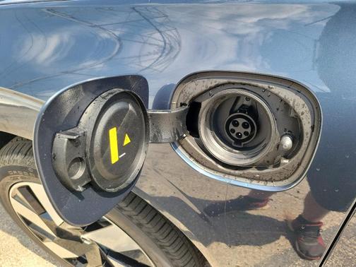 2025 Volvo XC60 Plug-In Hybrid T8 Plus