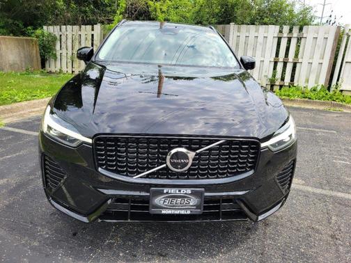 2025 Volvo XC60 B5 Ultra