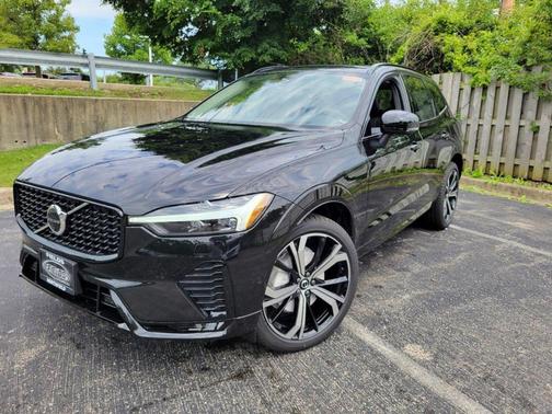 2025 Volvo XC60 B5 Ultra