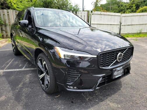 2025 Volvo XC60 B5 Ultra