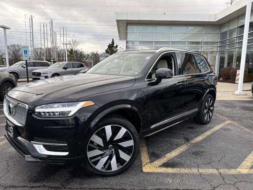 2024 Volvo XC90 Recharge Plug-In Hybrid T8 Plus Bright Theme 7 Passenger