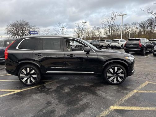 2024 Volvo XC90 Recharge Plug-In Hybrid T8 Plus Bright Theme 7 Passenger