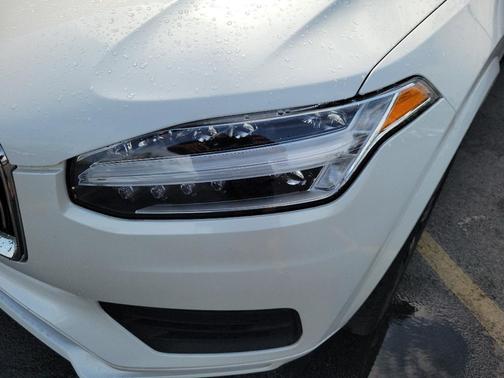2023 Volvo XC90 B5 Core