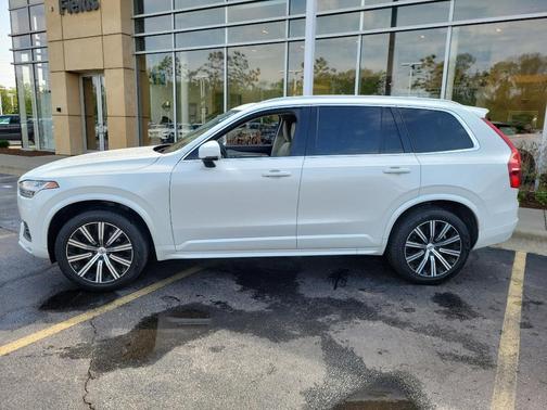 2023 Volvo XC90 B5 Core