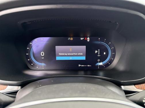 2024 Volvo V60 Cross Country B5 Plus