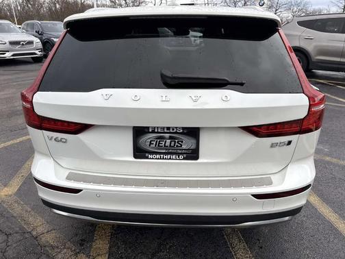 2024 Volvo V60 Cross Country B5 Plus