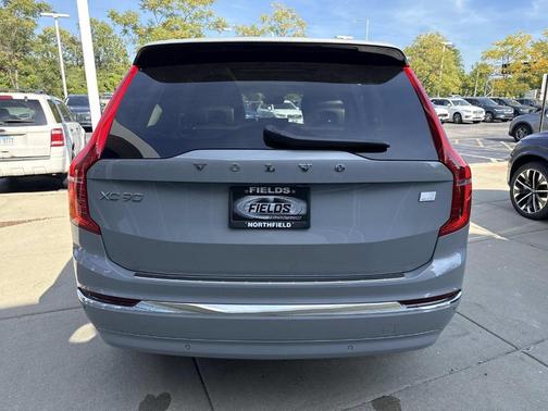 2024 Volvo XC90 Recharge Plug-In Hybrid T8 Ultimate Bright Theme 7-Seater