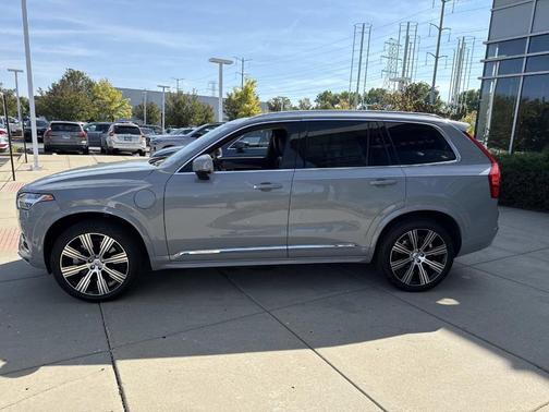 2024 Volvo XC90 Recharge Plug-In Hybrid T8 Ultimate Bright Theme 7-Seater