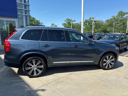 2024 Volvo XC90 B6 Plus Bright Theme 6-Seater