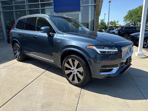 2024 Volvo XC90 B6 Plus Bright Theme 6-Seater