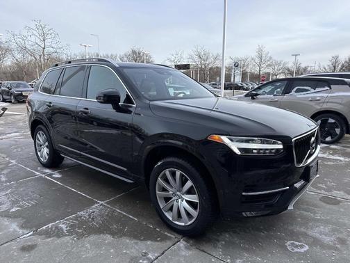 2018 Volvo XC90 T5 Momentum