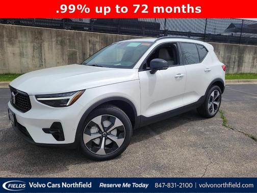 2025 Volvo XC40 B5 Plus Dark Theme