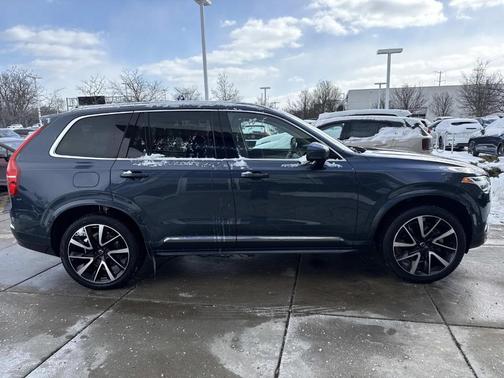 2024 Volvo XC90 B6 Plus Bright Theme 6-Seater