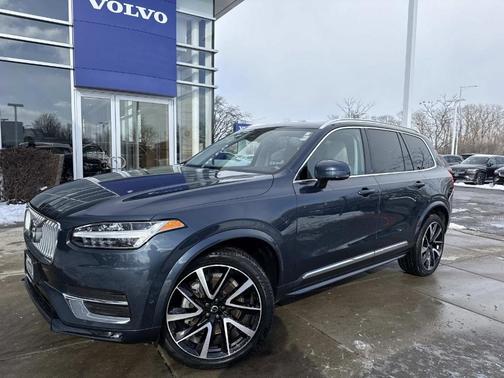 2024 Volvo XC90 B6 Plus Bright Theme 6-Seater