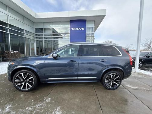 2024 Volvo XC90 B6 Plus Bright Theme 6-Seater