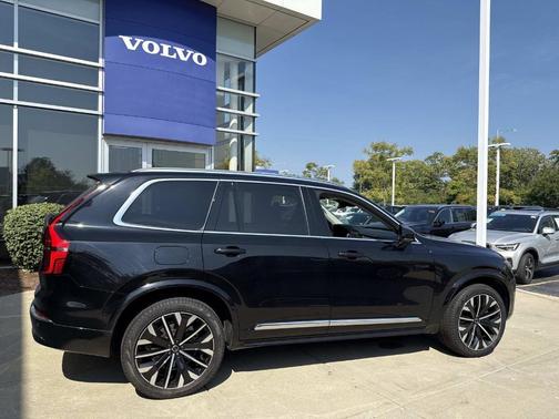 2025 Volvo XC90 B6 Plus 7-Seater
