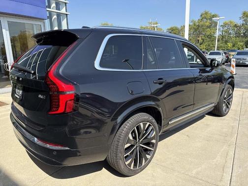 2025 Volvo XC90 B6 Plus 7-Seater