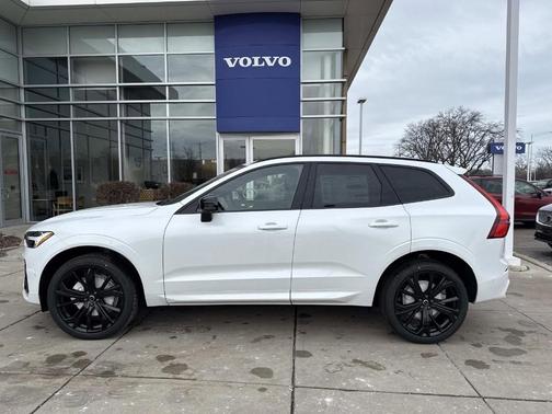 2026 Volvo XC60 B5 Ultra Black Edition