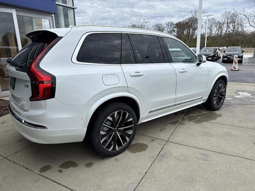 2026 Volvo XC90 B6 Plus 7-Seater